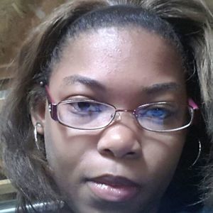 Meet your Posher, Aisha